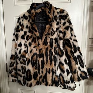 Donna Salyers Fabulous Furs. 100% faux fur. Size L